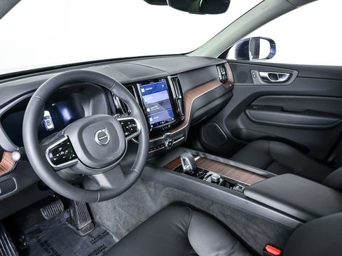Certified 2023 Volvo XC60 B5 Plus w/ Climate Package AWD/4WD image 4