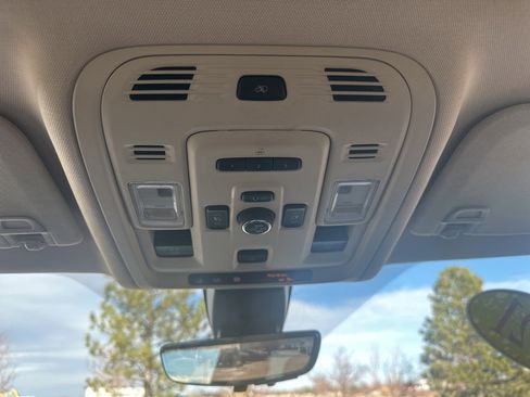 Used 2021 GMC Yukon Denali w/ Denali Premium Package image 7