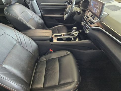 Used 2025 Nissan Altima 2.5 SR w/ SR Premium Package FWD image 17