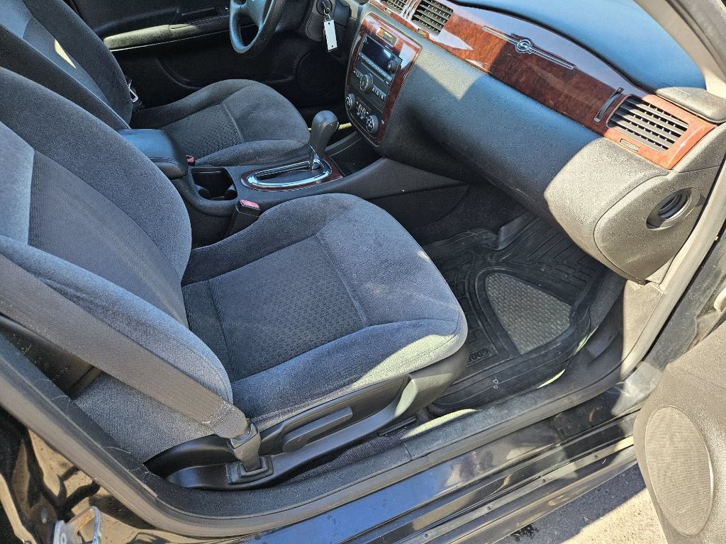 Used 2009 Chevrolet Impala LT FWD image 15