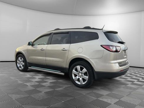 Used 2017 Chevrolet Traverse LT w/ Style and Technology Package image 3