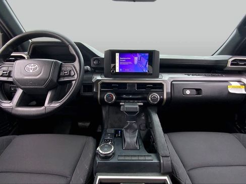 Certified 2025 Toyota Tacoma SR5 AWD/4WD image 15