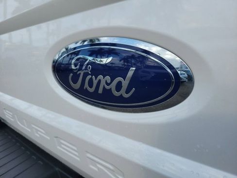 Certified 2017 Ford F450 Lariat w/ Lariat Ultimate Package image 11