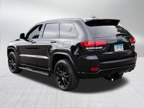 Used 2022 Jeep Grand Cherokee Laredo X AWD/4WD image 4