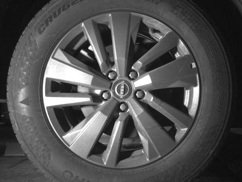 Used 2025 Nissan Pathfinder SV FWD image 15