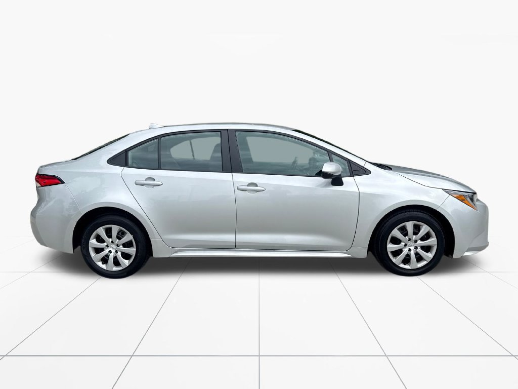 Used 2025 Toyota Corolla LE FWD image 9
