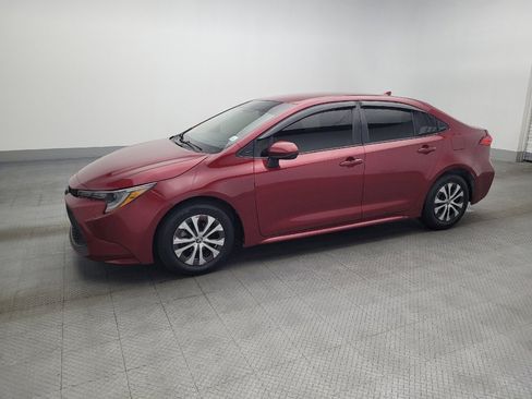 Used 2022 Toyota Corolla LE image 2