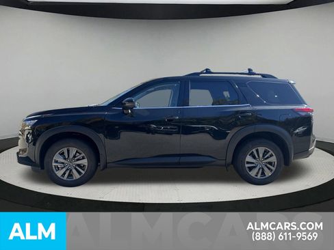 Used 2025 Nissan Pathfinder SV image 28