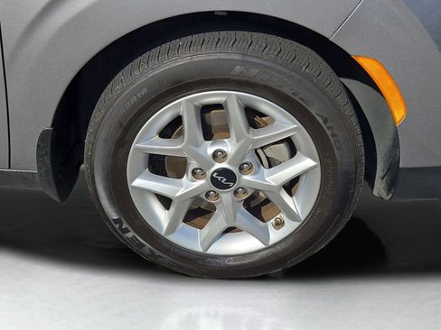 Certified 2024 Kia Soul S image 6