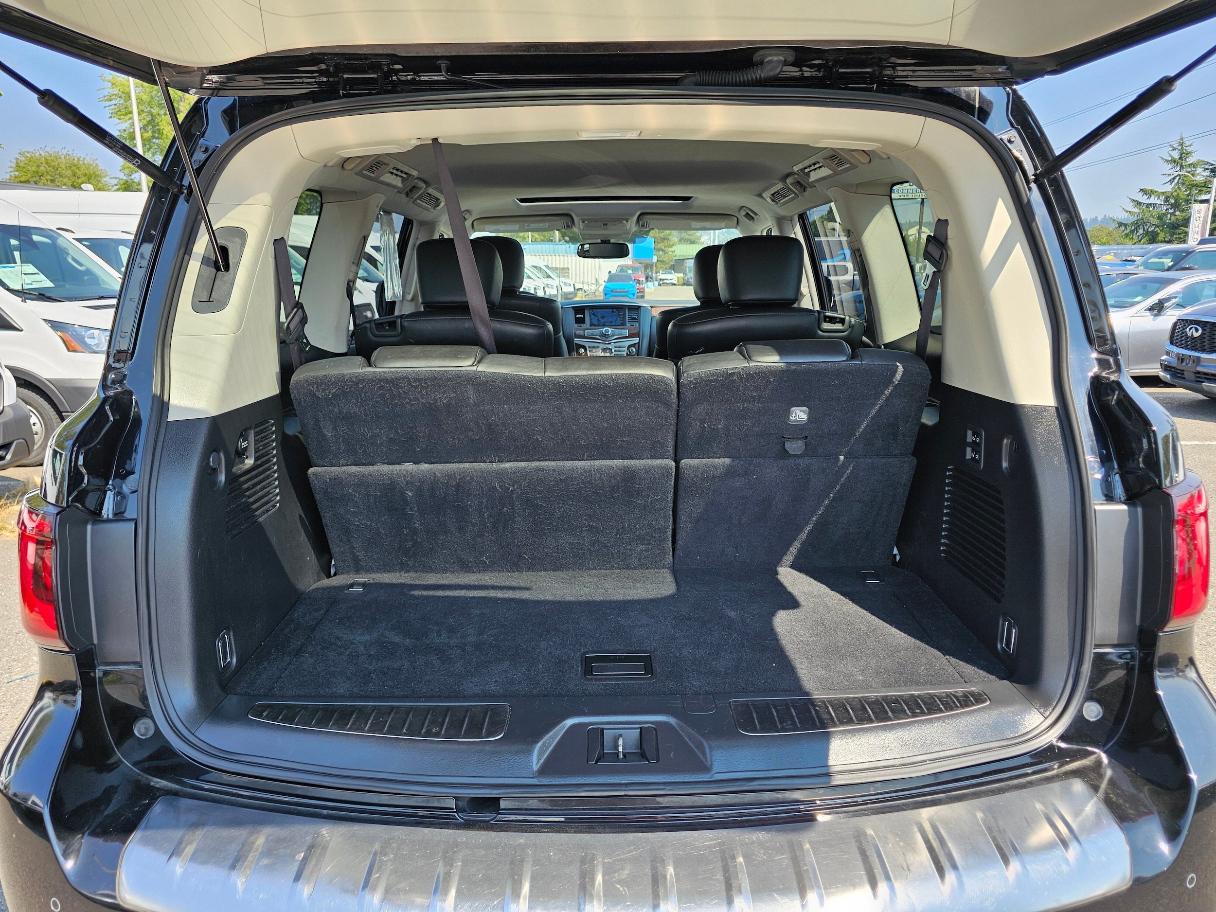 Used 2019 INFINITI QX80 Luxe w/ Proassist Package AWD/4WD image 10