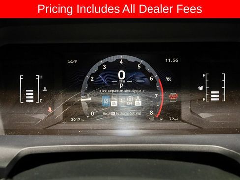 Used 2025 Toyota 4Runner SR5 AWD/4WD image 17
