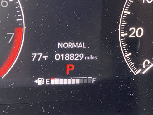 Certified 2025 Honda HR-V Sport image 28