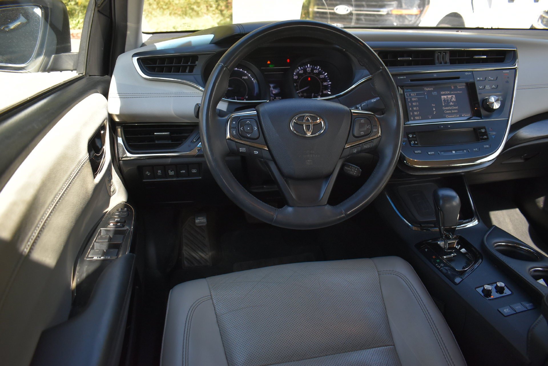 Used 2016 Toyota Avalon Limited w/ Toyota Safety Sense Package FWD image 16