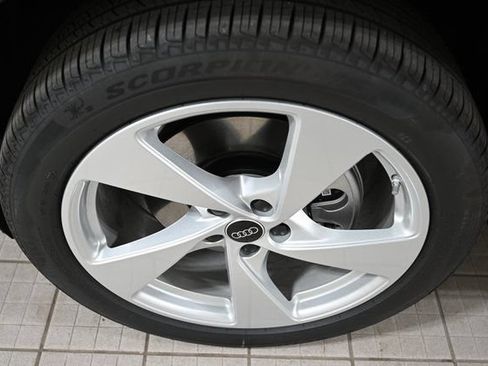 Used 2025 Audi Q5 Premium Plus AWD/4WD image 17