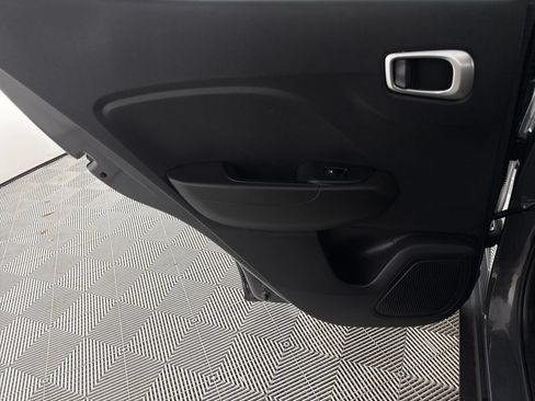 Used 2023 Hyundai Venue SEL FWD image 14