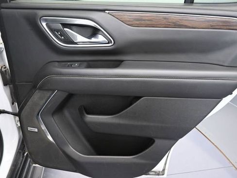 Used 2021 Chevrolet Tahoe Premier AWD/4WD image 36