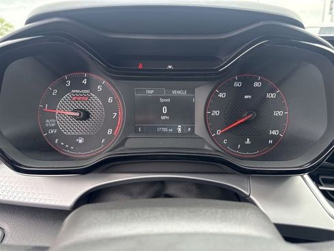 Used 2024 Chevrolet Trax RS w/ Sunroof Package FWD image 11