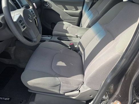 Used 2017 Nissan Frontier SV RWD image 22
