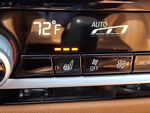 Used 2022 BMW 540i xDrive w/ Premium Package image 30