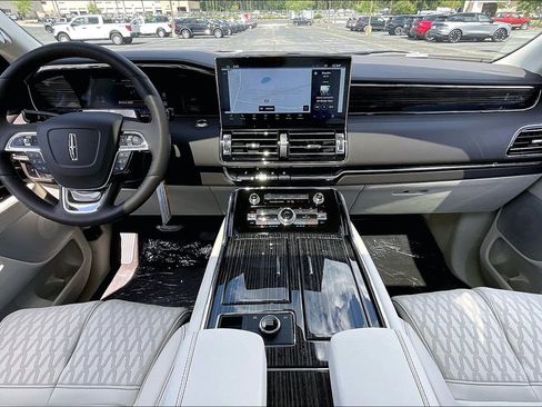 New 2024 Lincoln Navigator L Black Label image 5