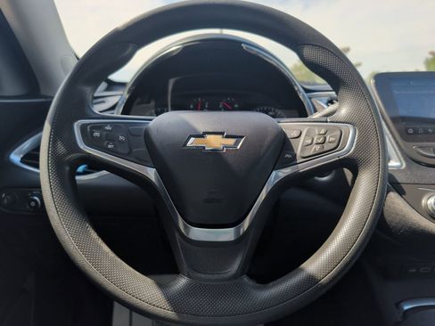 Used 2019 Chevrolet Malibu LT FWD image 11