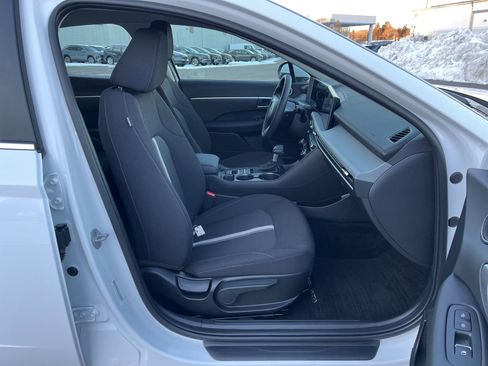 Certified 2025 Hyundai Sonata SE FWD image 15