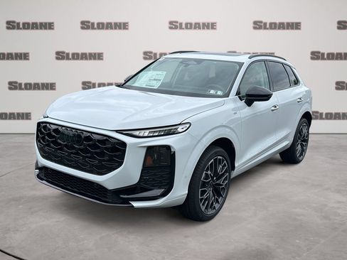 New 2026 Audi Q3 quattro 2.0T AWD/4WD image 1
