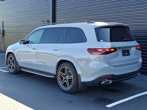 Used 2024 Mercedes-Benz GLS 450 4MATIC image 3