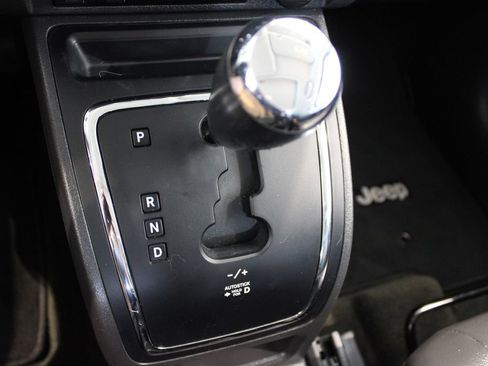 Used 2016 Jeep Patriot High Altitude AWD/4WD image 17