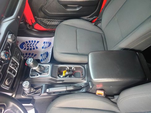 Used 2018 Jeep Wrangler Unlimited Sport S image 23