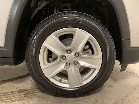 Used 2022 Jeep Compass Latitude AWD/4WD image 12