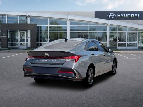 New 2026 Hyundai Elantra SEL Sport FWD image 7