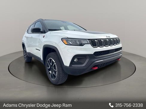 Used 2025 Jeep Compass Trailhawk AWD/4WD image 1