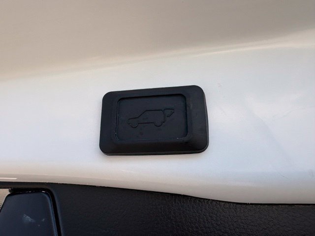 Used 2024 Toyota RAV4 XLE w/ Convenience Package FWD image 32