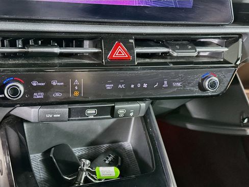 Used 2023 Kia Niro Wave w/ Wave Preserve Package FWD image 24