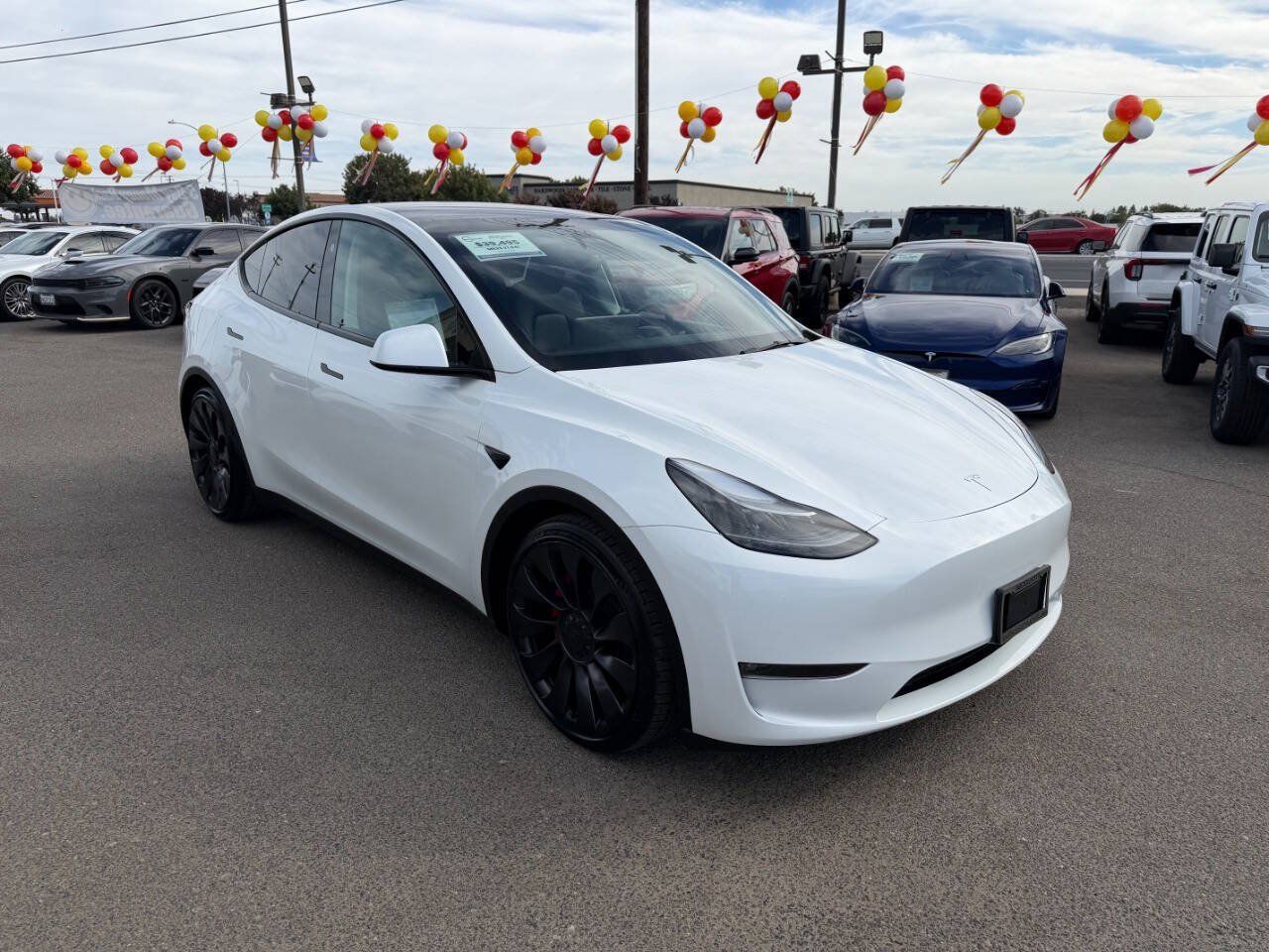 Used 2023 Tesla Model Y Performance AWD/4WD image 2