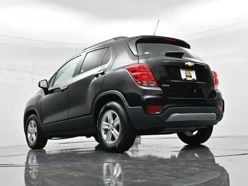 Used 2017 Chevrolet Trax LT w/ Driver Confidence Package FWD image 18