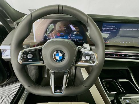 Used 2026 BMW 760i xDrive w/ Executive Package AWD/4WD image 10