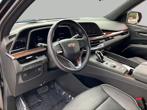 Used 2024 Cadillac Escalade Premium Luxury w/ LPO, Floor Liner Package AWD/4WD image 18