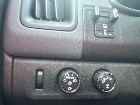 Used 2021 Chevrolet Colorado Z71 w/ Safety Package AWD/4WD image 25