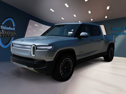 Used 2025 Rivian R1T Adventure image 8