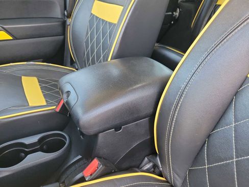 Used 2015 Jeep Wrangler Unlimited Sahara w/ Connectivity Group image 12