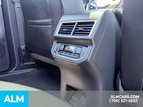 Used 2024 Volkswagen Atlas Peak Edition SE AWD/4WD image 29