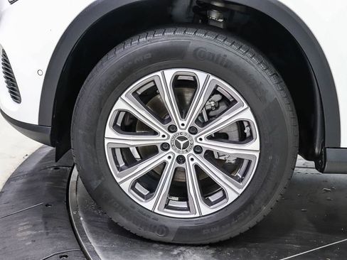 Used 2023 Mercedes-Benz GLC 300 image 9