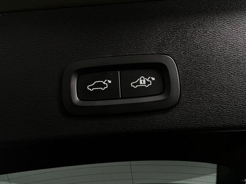 Used 2023 Volvo XC40 B5 Plus w/ Driver Assist Package image 30