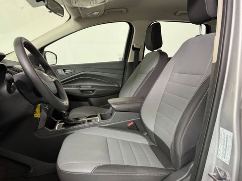 Used 2018 Ford Escape S image 5