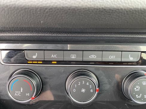 Used 2022 Volkswagen Tiguan S image 15