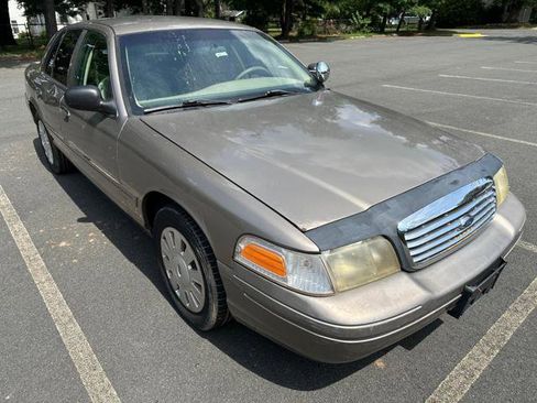 Used 2006 Ford Crown Victoria Police Interceptor image 2