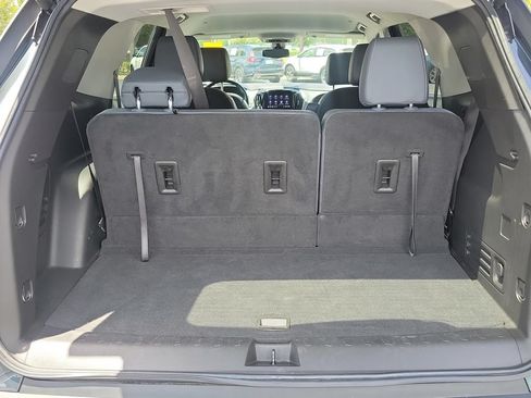 Used 2021 Chevrolet Traverse LT w/ LT Premium Package FWD image 7