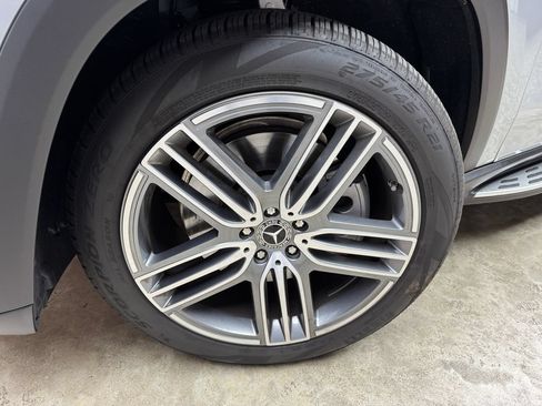 Used 2026 Mercedes-Benz GLS 450 4MATIC image 32